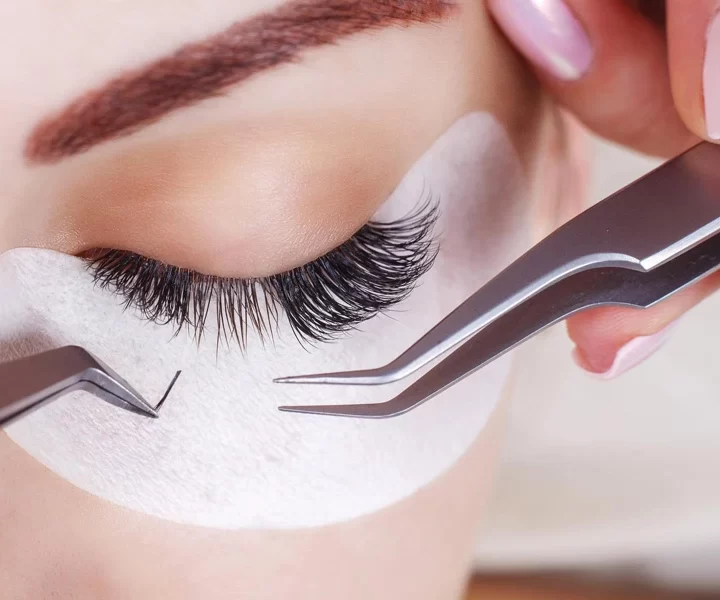 Наращивание ресниц в Красногорске