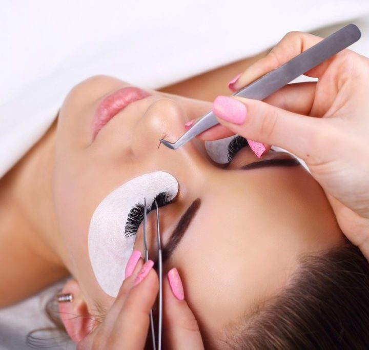 Наращивание ресниц в Красногорске