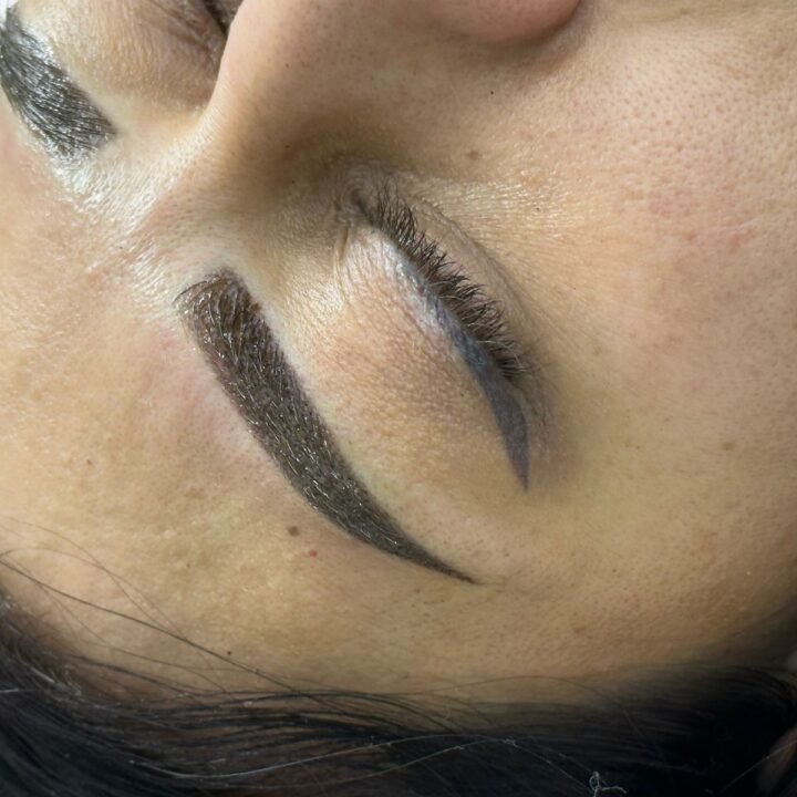 Перманентный макияж бровей