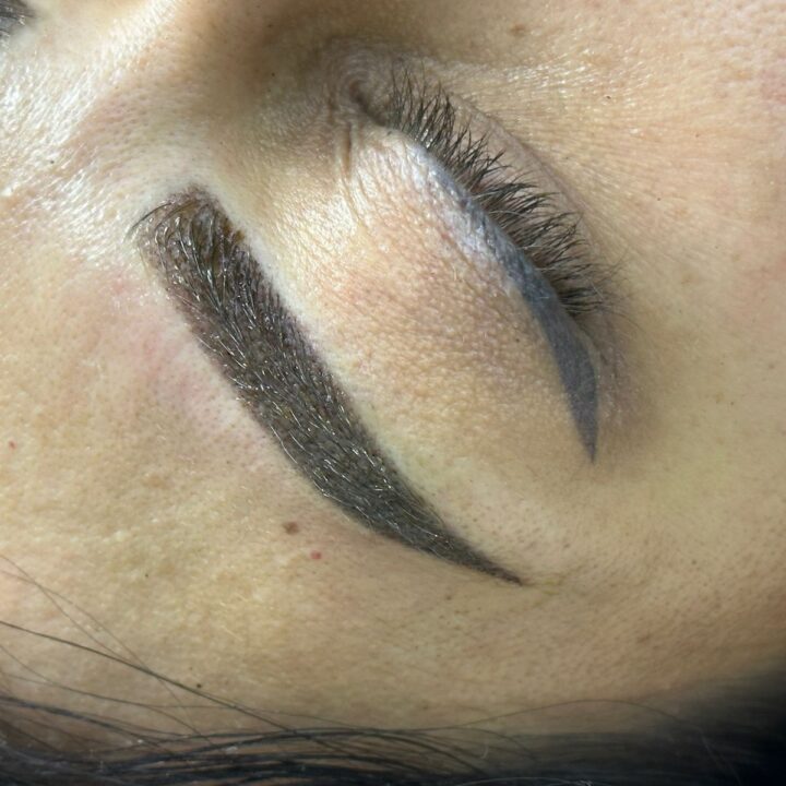 Перманентный макияж бровей