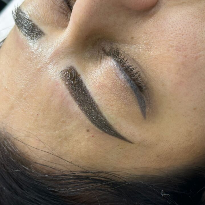 Перманентный макияж бровей