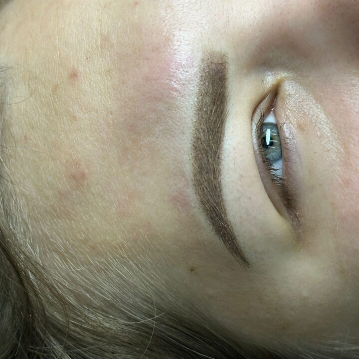 Перманентный макияж бровей