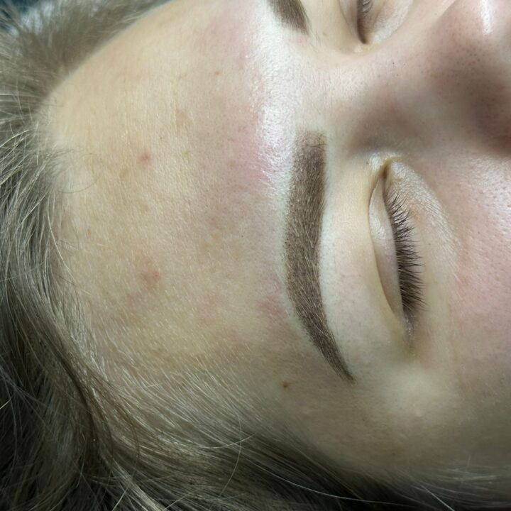 Перманентный макияж бровей