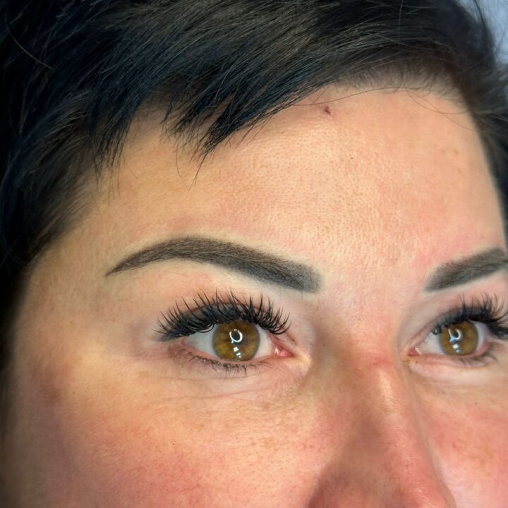 Перманентный макияж бровей