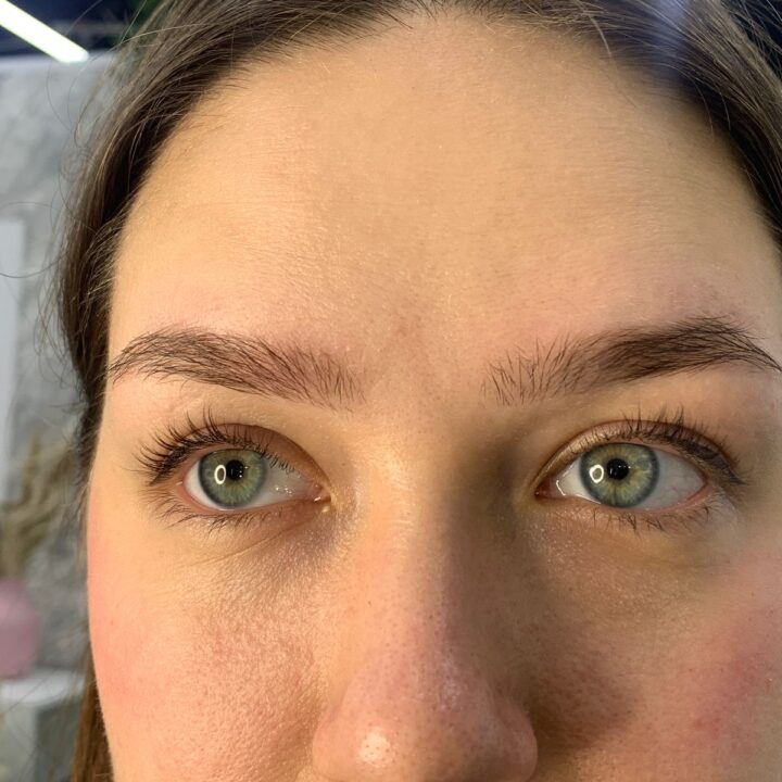 Перманентный макияж бровей