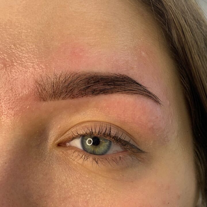 Перманентный макияж бровей