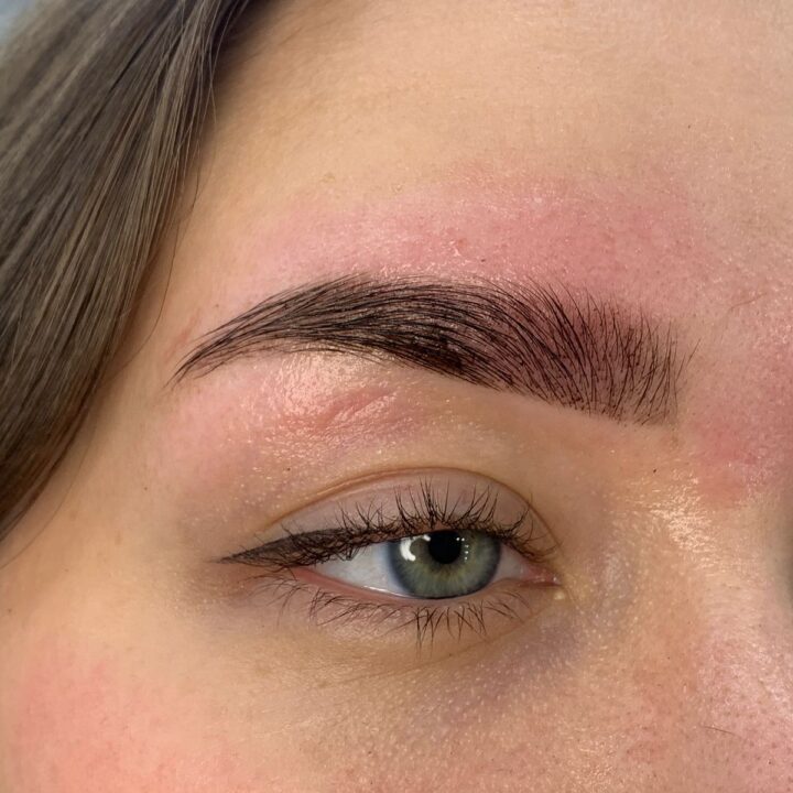 Перманентный макияж бровей